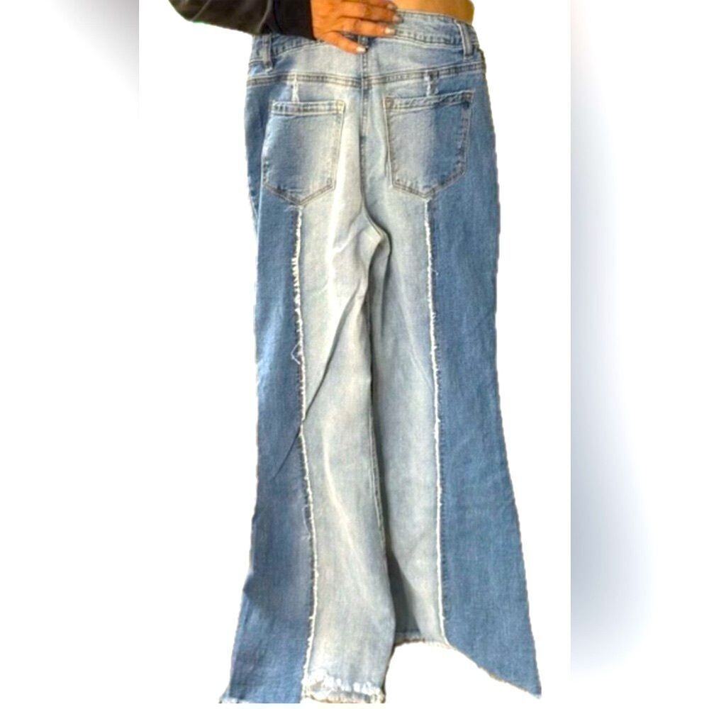 Rue21 Bellbottoms Jeans Women Size 1 Blue Wide Leg High Rise Raw Hem Denim